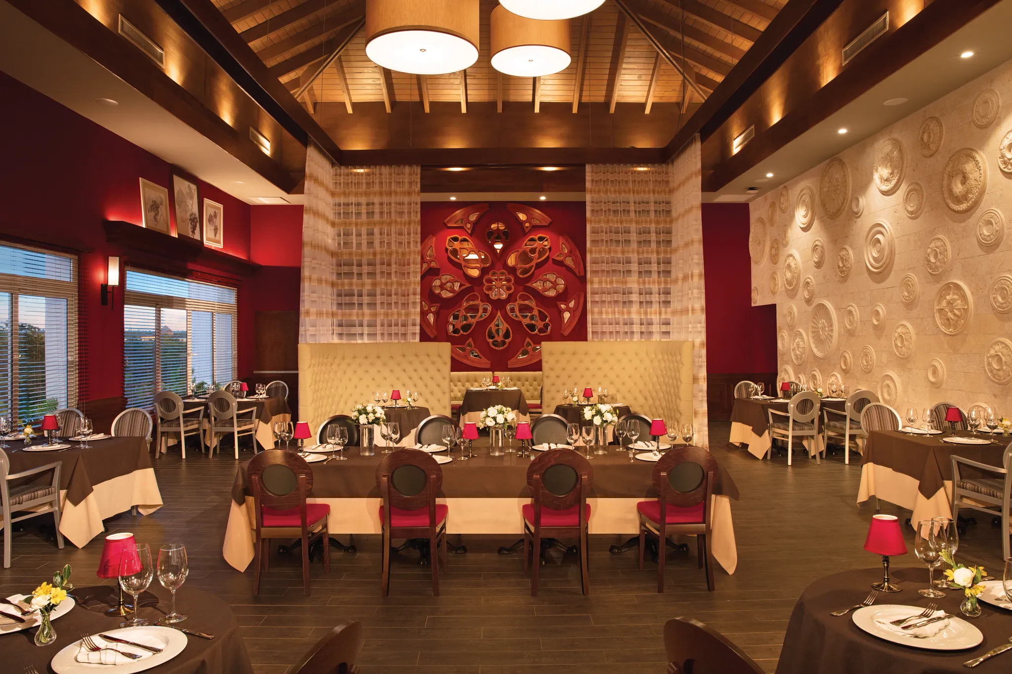 Bordeaux restaurant at Dreams Dominicus La Romana featuring elegant French dining, romantic ambiance, and sophisticated décor.