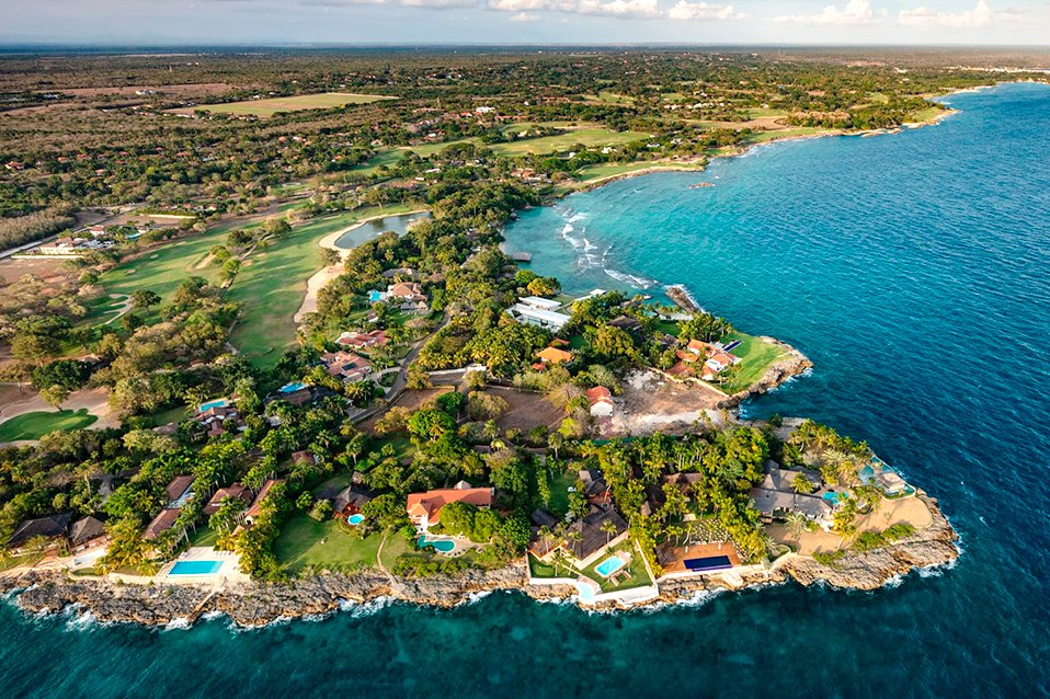 Casa de Campo Resort and Villas luxury Caribbean resort with marina, golf courses, and upscale villas in La Romana.